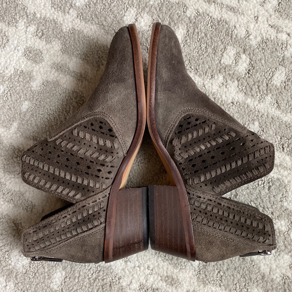 •Vince Camuto• Prasata Suede Ankle Boots - Picture 8 of 14